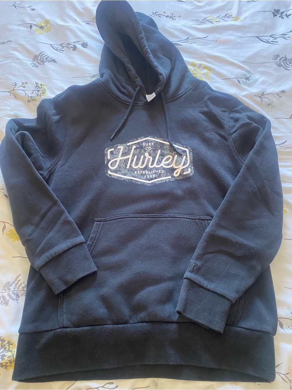 Lot of youth 4 pieces. Hurley, under armor, vans, old navy.